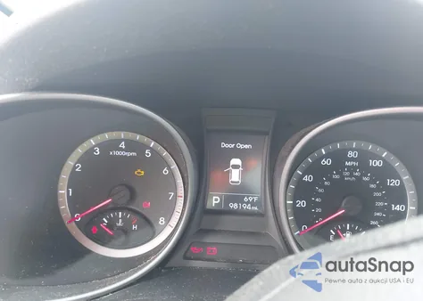 2016 Hyundai Santa Fe Sport 2.4L z USA, uszkodzony, nr VIN 5XYZU3LB0GG319770